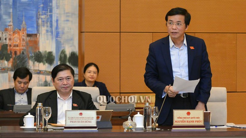 Tổng Thư ký Quốc hội Nguyễn Hạnh Phúc phát biểu tại phiên họp.