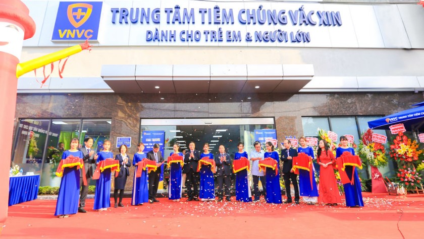 VNVC về với Nam Định vào dịp cận Tết Nguyên Đán, kịp thời giải “cơn khát vắc xin”, đội giá vắc xin cho người dân Nam Định