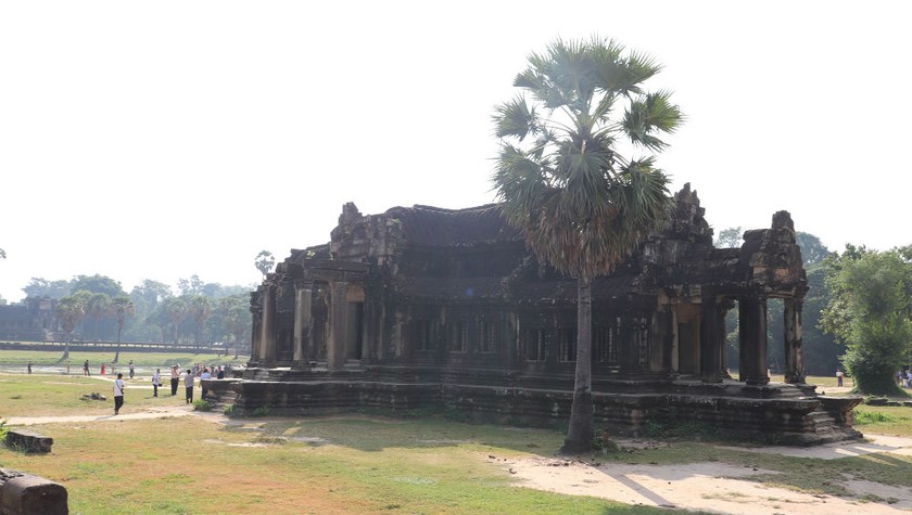 Bất kể đâu trong Angkor Wat, du khách cũng bắt gặp vẻ tĩnh mịch như thế này