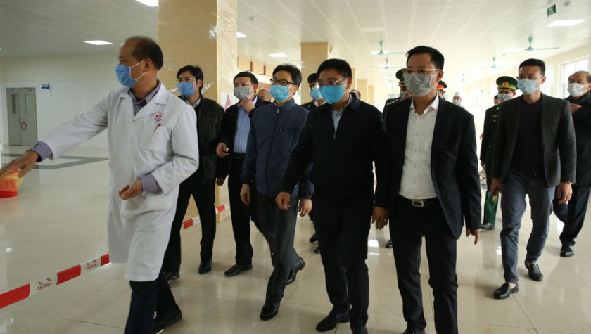 Phó Thủ tướng Vũ Đức Đam kiểm tra công tác phòng chống dịch bệnh tại Quảng Ninh.