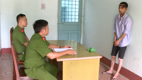 Nguyễn Văn Tùng tại cơ quan điều tra.