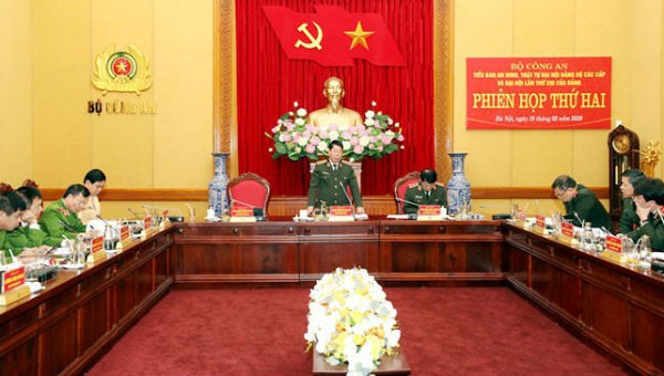 Thứ trưởng Bùi Văn Nam chủ trì phiên họp.