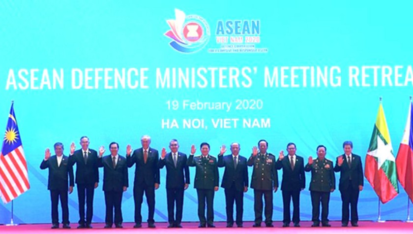 Trưởng đoàn các nước ASEAN tham dự Hội nghị chụp ảnh chung.