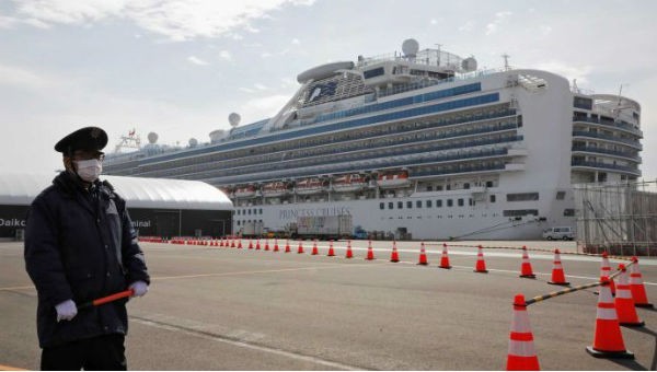 Du thuyền Diamond Princess ở cảng Yokohama, Nhật Bản. Ảnh: ABC