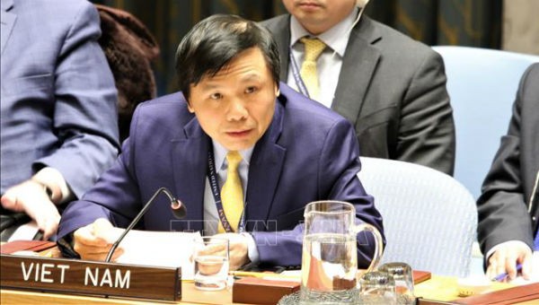 Đại sứ, Trưởng phái đoàn Việt Nam tại LHQ phát biểu tại phiên họp. Ảnh: Khắc Hiếu/PV TTXVN tại Mỹ.