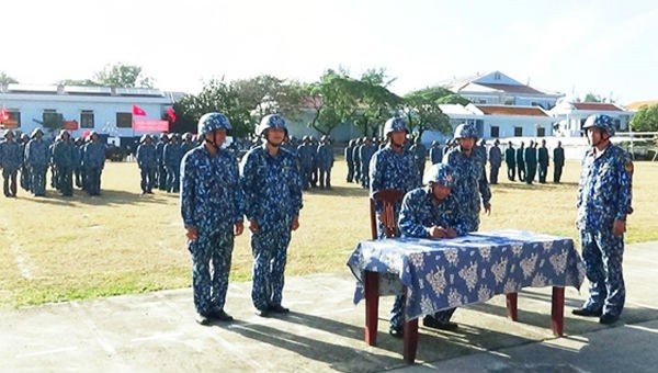 Các đơn vị trên đảo Song Tử Tây ký kết giao ước thi đua năm 2020.