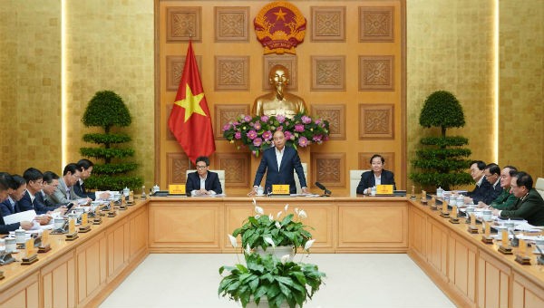 Thủ tướng Nguyễn Xuân Phúc phát biểu chỉ đạo tại cuộc họp.