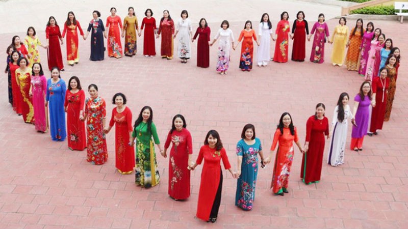 Phụ nữ tỉnh Lạng Sơn hưởng ứng Tuần áo dài.