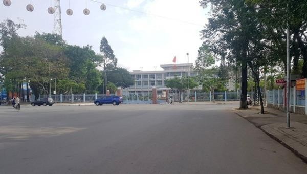 UBND TP Cần Thơ ra thông báo tạm dừng nhiều hoạt động công cộng.