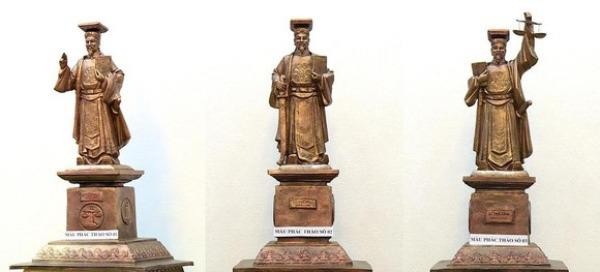 Ba mẫu phác thảo tượng Vua Lý Thái Tông đang được TAND Tối cao lấy ý kiến.