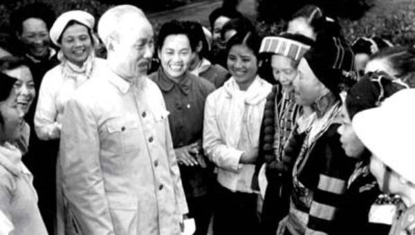 Sinh thời, Chủ tịch Hồ Chí Minh luôn nhấn mạnh tới công tác xây dựng  khối đại đoàn kết toàn dân tộc. 