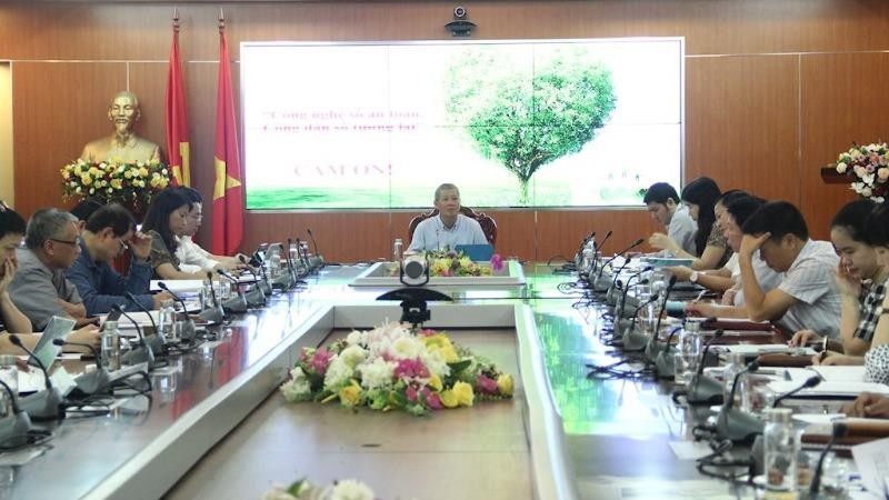 Thứ trưởng Bộ TT&TT Nguyễn Thành Hưng chủ trì phiên họp đầu tiên của Ban soạn thảo, Tổ biên tập Đề án “Bảo vệ và hỗ trợ trẻ em tương tác lành mạnh sáng tạo trên môi trường mạng” giai đoạn 2020-2025