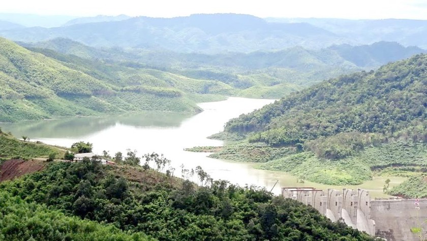 Hồ chứa nước Thủy điện Đồng Nai 3.