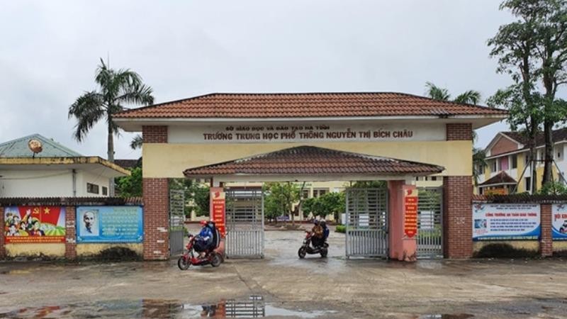 Trường THPT Nguyễn Thị Bích Châu nơi có 5 nữ sinh đánh bạn.