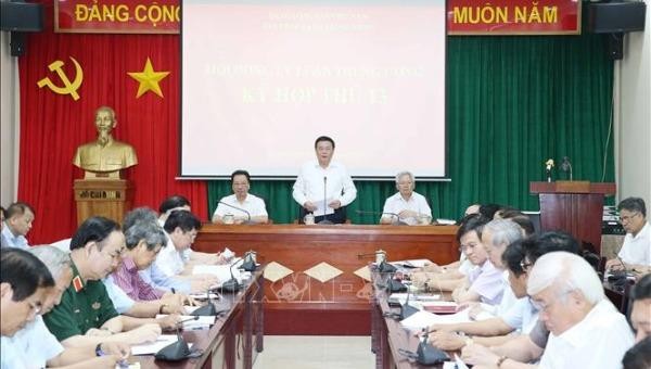 Chủ tịch Hội đồng Lý luận Trung ương Nguyễn Xuân Thắng chủ trì kỳ họp. Ảnh: TTXVN.