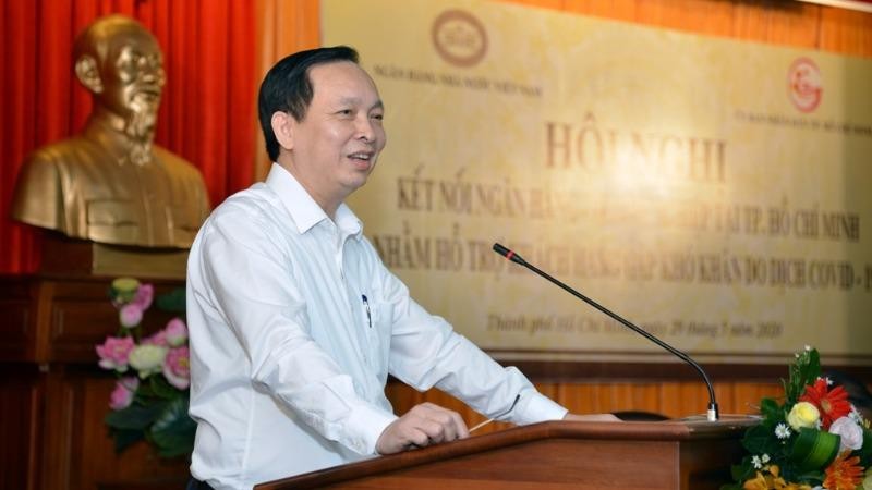 Phó Thống đốc Thường trực Ngân hàng Nhà nước Đào Minh Tú yêu cầu các ngân hàng kịp thời hỗ trợ lãi suất, cơ cấu lại nợ, cho vay mới với lãi suất thấp cho doanh nghiệp. 