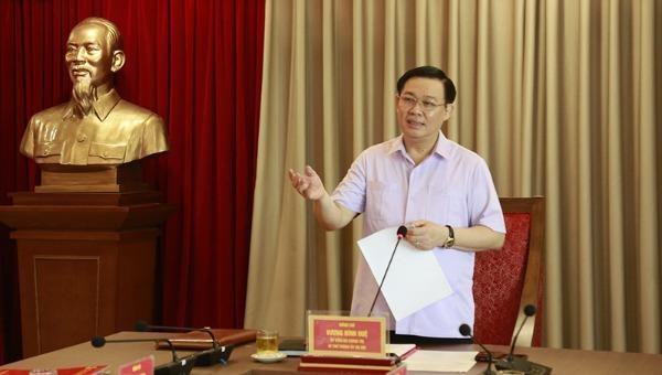 Bí thư Thành uỷ Hà Nội Vương Đình Huệ phát biểu tại cuộc làm việc.