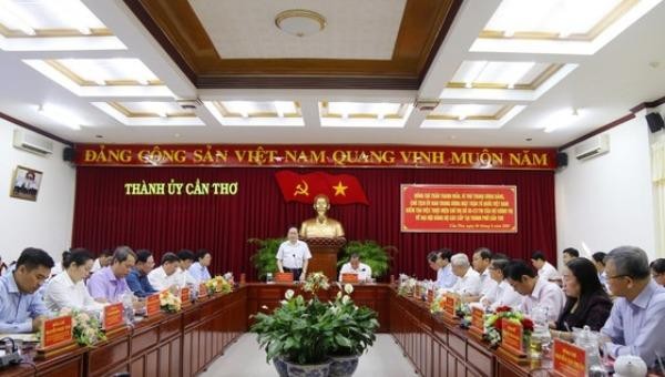 Ông Trần Thanh Mẫn phát biểu tại buổi làm việc.