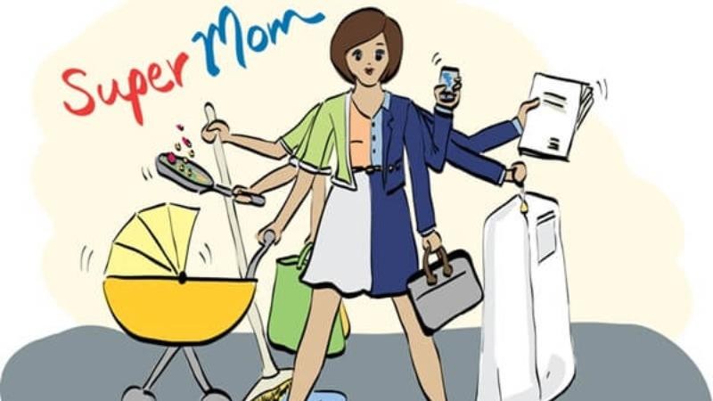 Một đoạn quảng cáo thường gặp về những người vợ, người mẹ “siêu nhân”: Giỏi nấu ăn, giỏi việc nhà, giỏi chăm sóc chồng, con.  Ảnh minh họa,