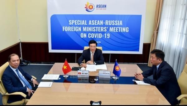 Phó Thủ tướng, Bộ trưởng Ngoại giao Phạm Bình Minh dự Hội nghị trực tuyến Đặc biệt Bộ trưởng Ngoại giao ASEAN-Nga về Covid-19. 