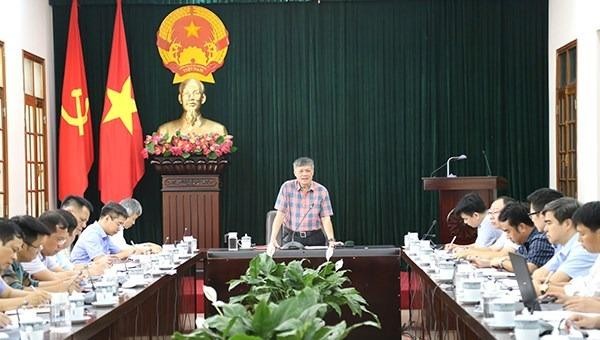 Phó Chủ tịch Thường trực UBND thành phố Nguyễn Xuân Bình phát biểu tại cuộc họp.