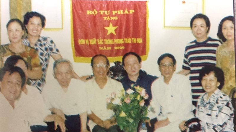 Những lãnh đạo đầu tiên của Báo PLVN (ảnh tư liệu).