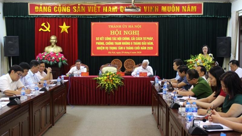 Phó Bí thư Thường trực Thành ủy Ngô Thị Thanh Hằng phát biểu kết luận hội nghị.