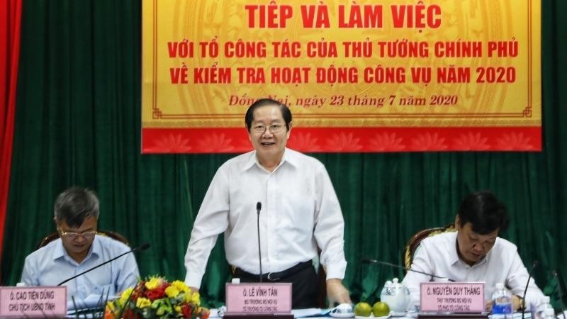 Bộ trưởng Bộ Nội vụ Lê Vĩnh Tân, Tổ trưởng Tổ công tác phát biểu tại buổi làm việc.