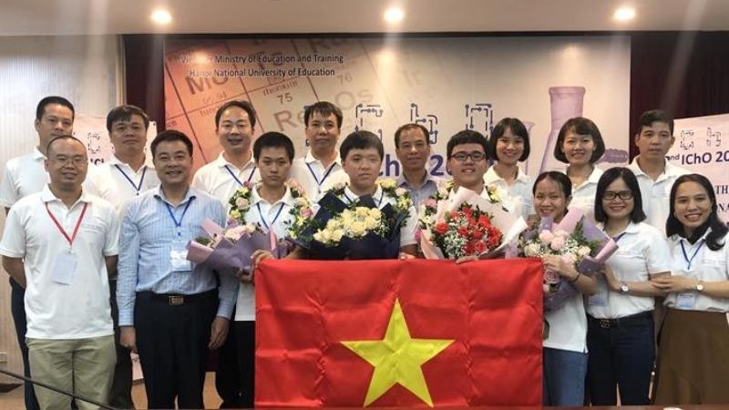 Niềm vui của đội tuyển quốc gia Việt Nam dự thi  Olympic Hóa học Quốc tế năm 2020.