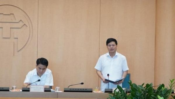 Ông Ngô Văn Qúy - Phó Chủ tịch UBND TP Hà Nội thông tin tại cuộc họp sáng  8/8.