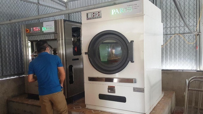 Một hệ thống thiết bị máy giặt và máy sấy nghi ngờ bị “thổi” giá.