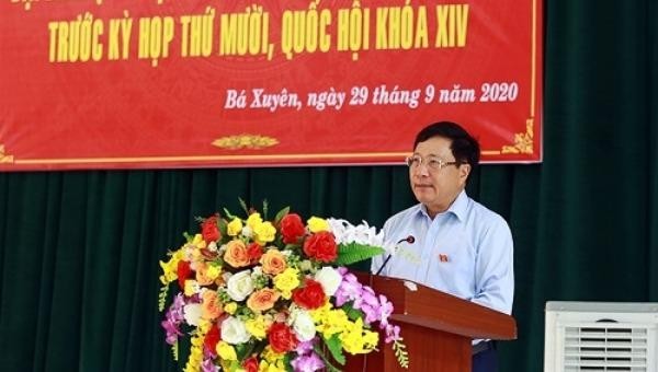 Phó Thủ tướng Phạm Bình Minh tiếp xúc cử tri Thái Nguyên.