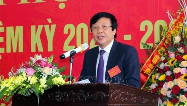 Phó Chủ tịch Thường trực Hội Nhà báo Việt Nam Hồ Quang Lợi phát biểu tại Đại hội. 
