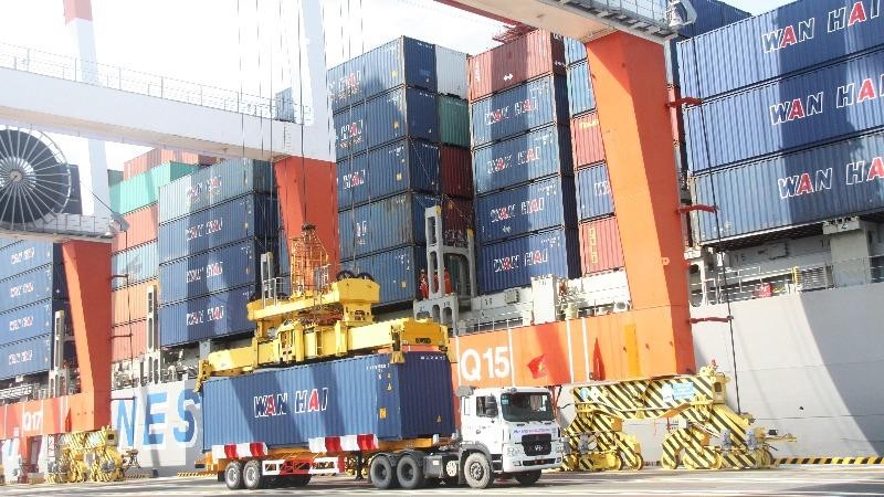 Sản lượng hàng hóa thông qua cảng Hải Phòng đến năm 2025 ước đạt trên 300 triệu tấn.