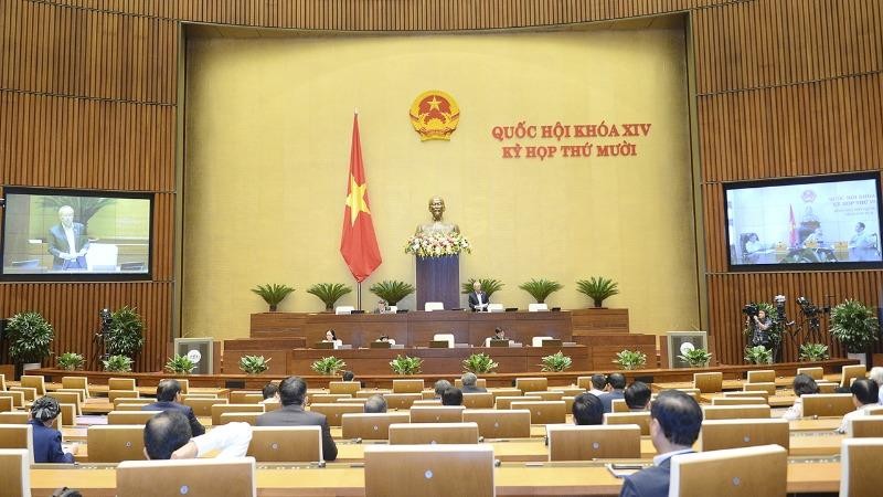Phó Chủ tịch Quốc hội Uông Chu Lưu điều hành phiên thảo luận.