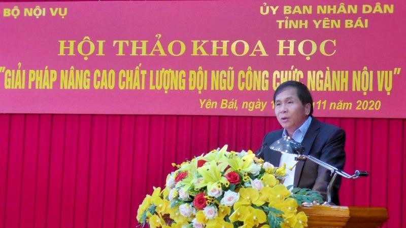 Thứ trưởng Triệu Văn Cường phát biểu khai mạc Hội thảo.