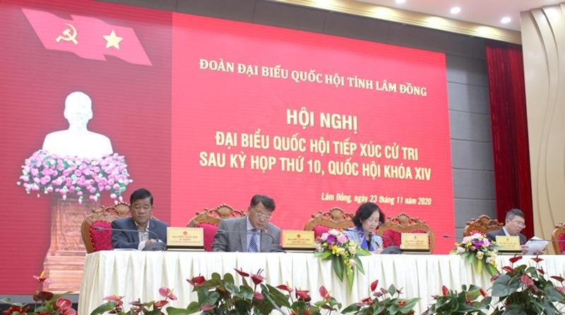 Đoàn Đại biểu Quốc hội Lâm Đồng tiếp xúc cử tri.