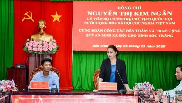Chủ tịch Quốc hội Nguyễn Thị Kim Ngân phát biểu tại buổi làm việc. Ảnh: Báo Sóc Trăng.
