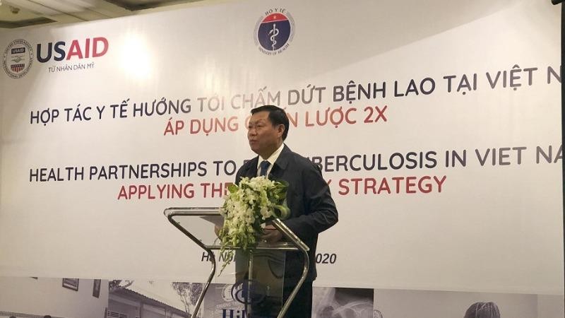 Thứ trưởng Bộ Y tế Đỗ Xuân Tuyên phát biểu tại hội thảo.