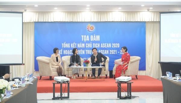 Các diễn giả tại tọa đàm Tổng kết Năm Chủ tịch ASEAN 2020 và Kế hoạch Truyền thông ASEAN 2021-2025.