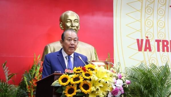 Phó Thủ tướng thường trực Chính phủ Trương Hòa Bình phát biểu chỉ đạo Hội nghị.