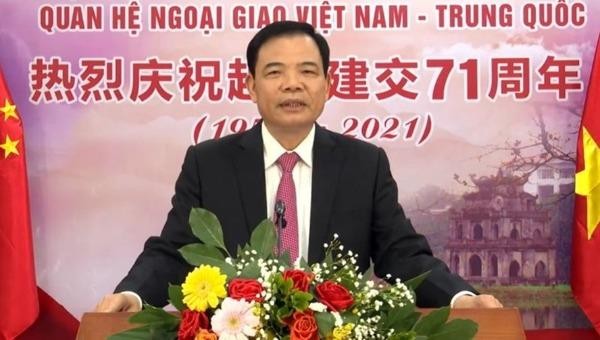 Bộ trưởng Bộ Nông nghiệp và Phát triển nông thôn Nguyễn Xuân Cường phát biểu chúc mừng nhân kỷ niệm 71 năm thiết lập quan hệ ngoại giao Việt Nam - Trung Quốc.
