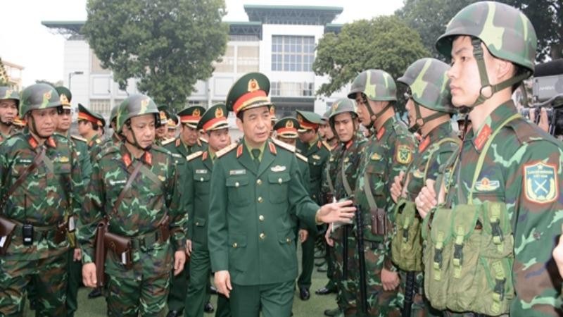 Thượng tướng Phan Văn Giang, Tổng Tham mưu trưởng, Thứ trưởng Bộ Quốc phòng, kiểm tra công tác sẵn sàng chiến đấu bảo vệ, phục vụ Đại hội XIII của Đảng đối với Lữ đoàn 144.