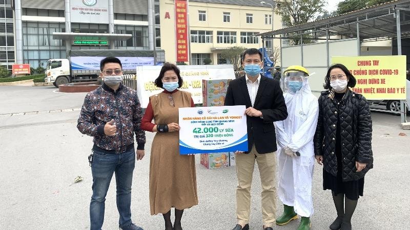Ấm áp Quảng Ninh: Sữa Cô Gái Hà Lan và Yomost tiên phong trợ lực cho y bác sĩ tuyến đầu chống dịch