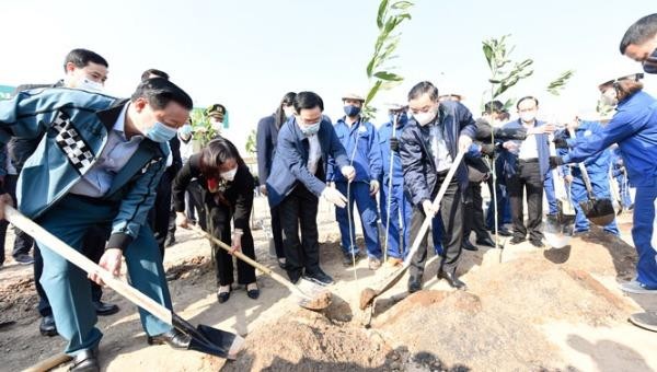 Các đại biểu phát động Tết trồng cây.