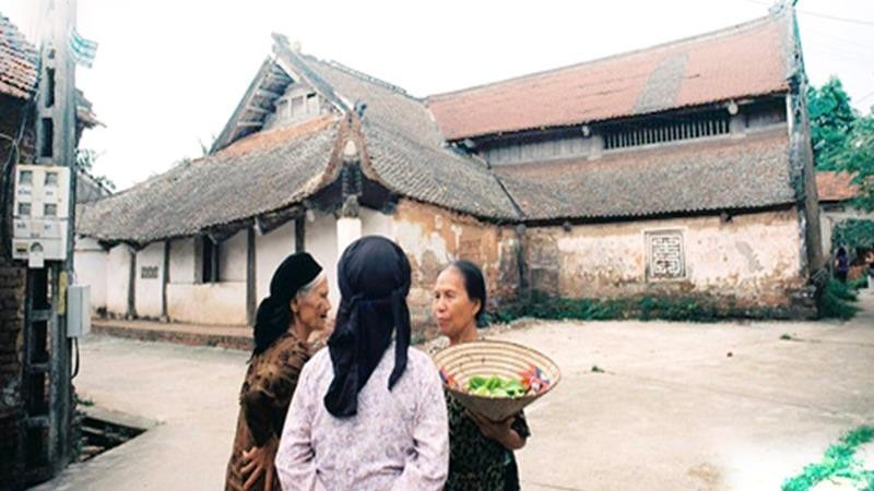 Nhiều phong tục văn hóa làng xã ở thôn quê khiến công tác phòng chống dịch bệnh vất vả. (Ảnh minh họa).