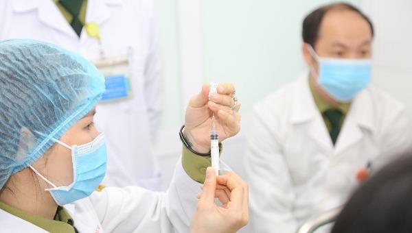 Việt Nam sẽ triển khai sớm việc tiêm phòng vắc xin Covid-19.