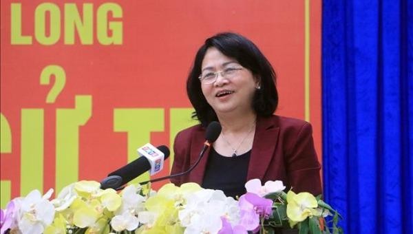 Phó Chủ tịch nước Đặng Thị Ngọc Thịnh phát biểu tại buổi tiếp xúc cử tri.