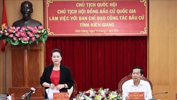 Chủ tịch Quốc hội Nguyễn Thị Kim Ngân phát biểu tại buổi làm việc.