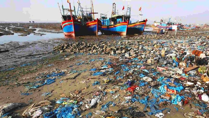 Nạn ô nhiễm nhựa ở Việt Nam ngày càng nghiêm trọng.